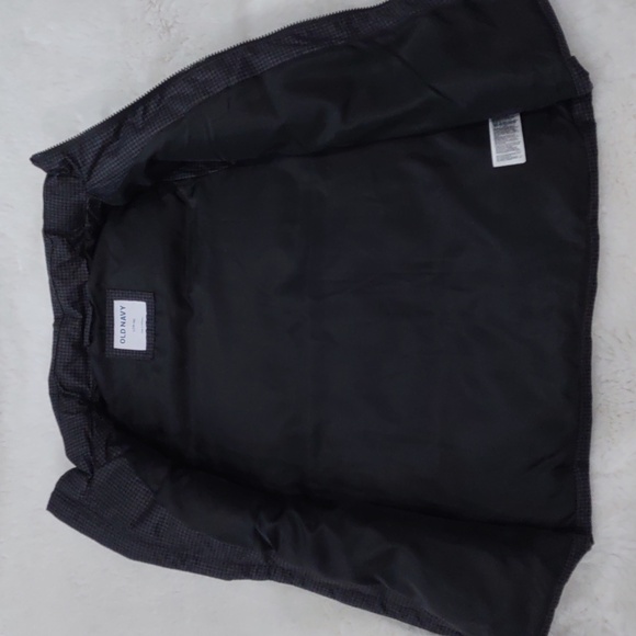 OLD NAVY VEST. - Picture 13 of 13